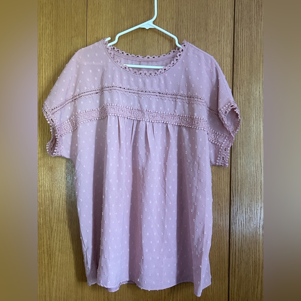 Women’s shirt sleeve blouse